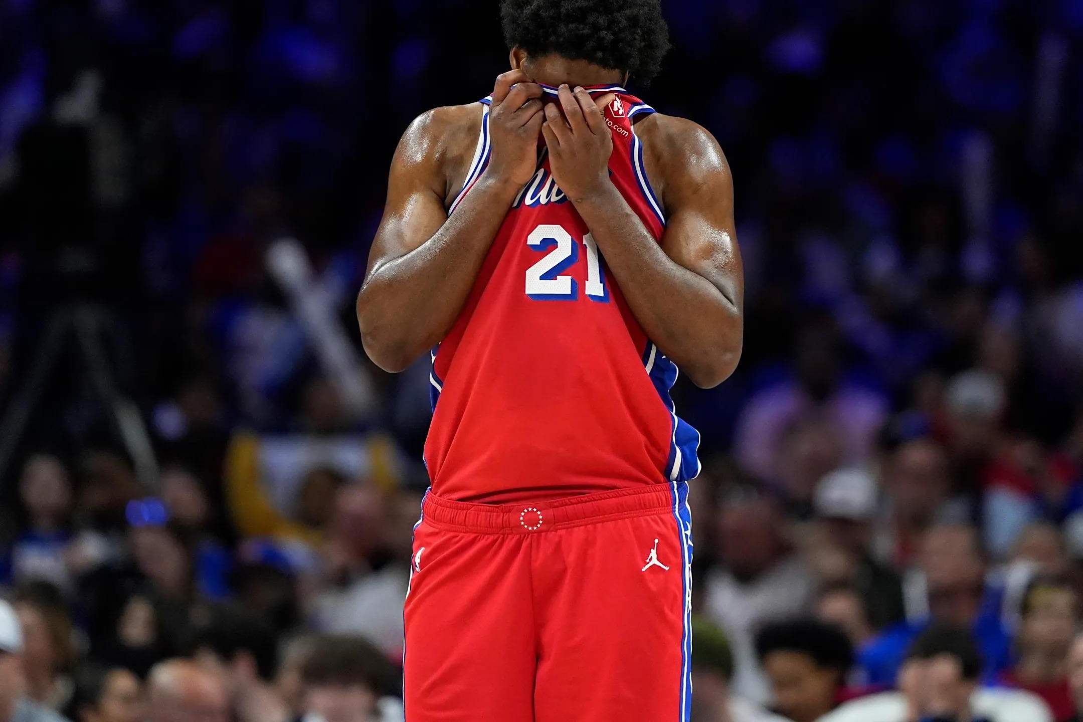 76人碾压尼克斯,加里纳利惊艳世界 76人碾压尼克斯,加里纳利惊艳世界