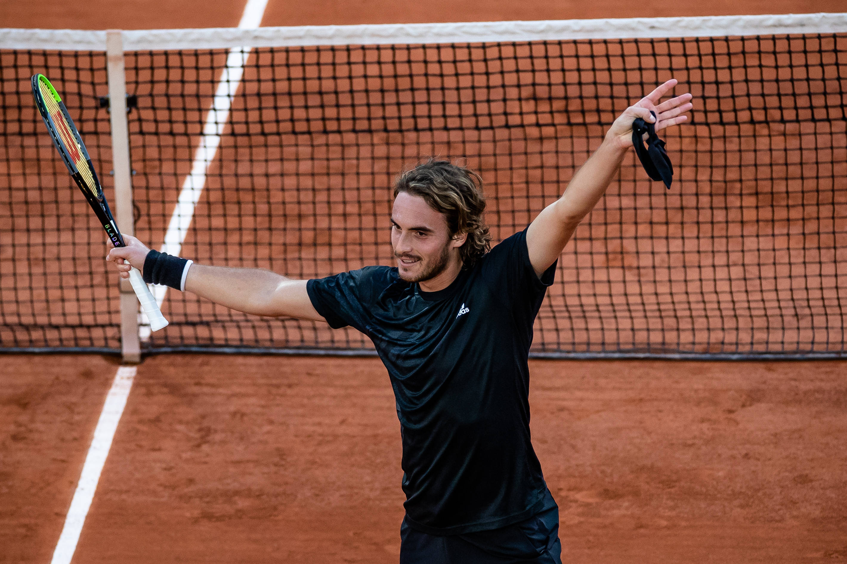 关于法国网球队完胜欧洲网球队,西西帕斯制霸全场的信息 关于法国网球队完胜欧洲网球队,西西帕斯制霸全场的信息