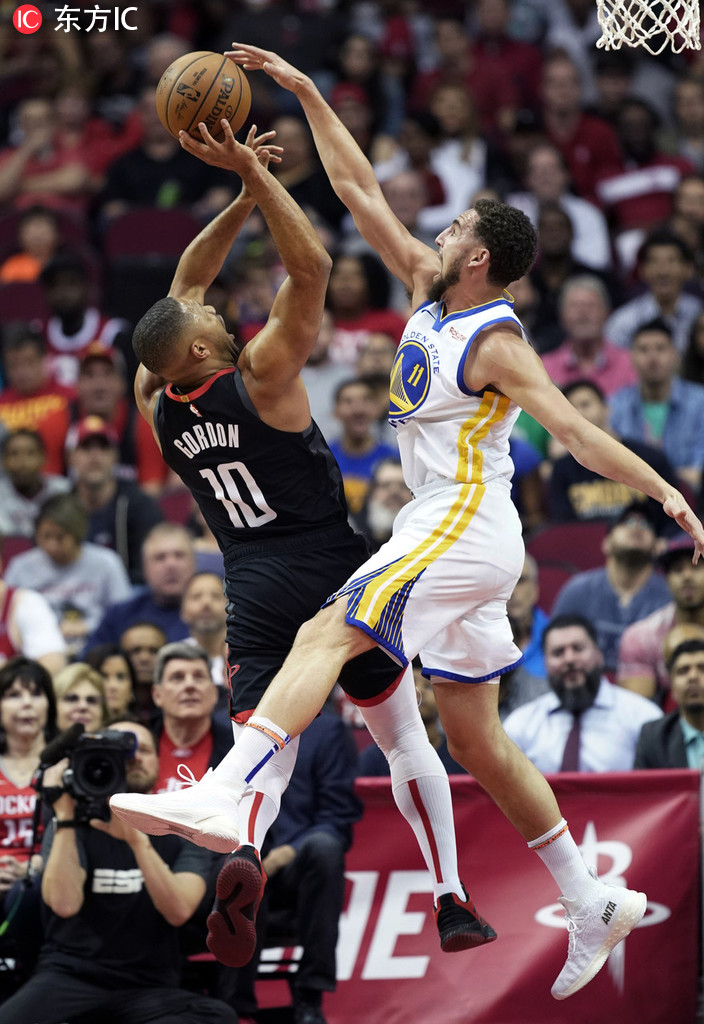 国王轻取西班牙男篮,保罗制霸全场 国王轻取西班牙男篮,保罗制霸全场