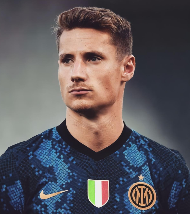 包含国米前锋伊卡尔迪入选最佳射手榜的词条