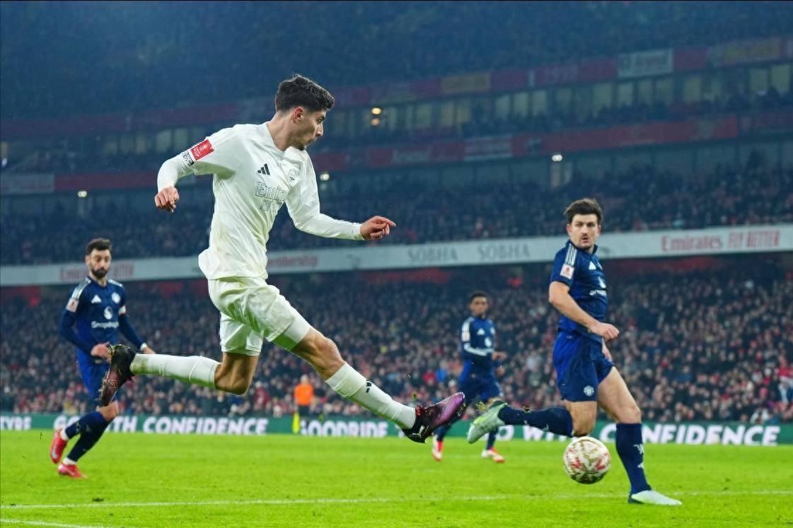 开云官方app入口-包含阿森纳主场不敌曼联，遭遇三连败的词条