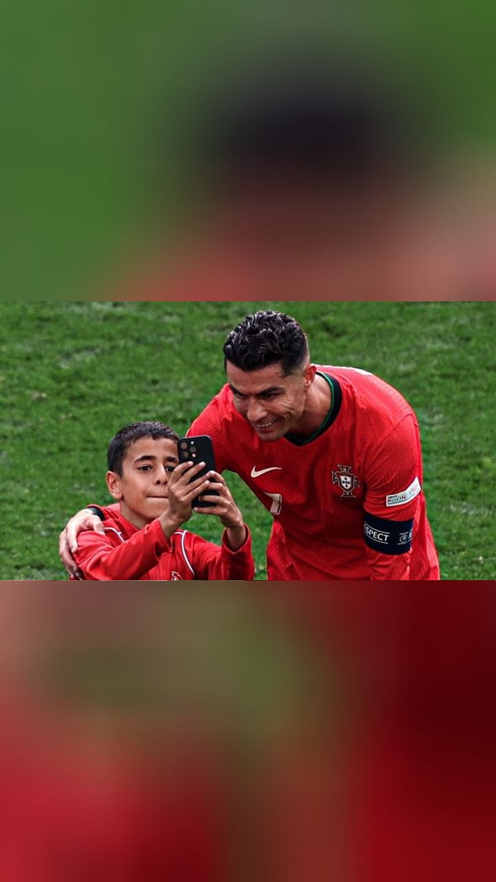 开云体育中国-包含欧洲杯足球盛事展现魅力，球迷迷失在足球世界的词条