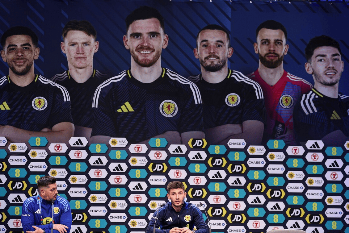 开云下载-欧国杯决赛的双方球队实力均等