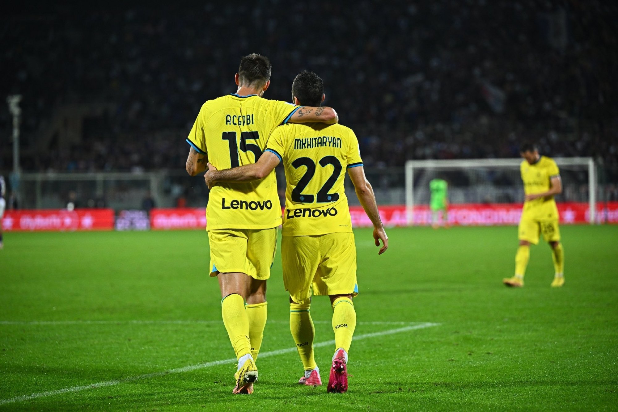 开云体育入口-国际米兰队跻身榜首，领先群雄的简单介绍