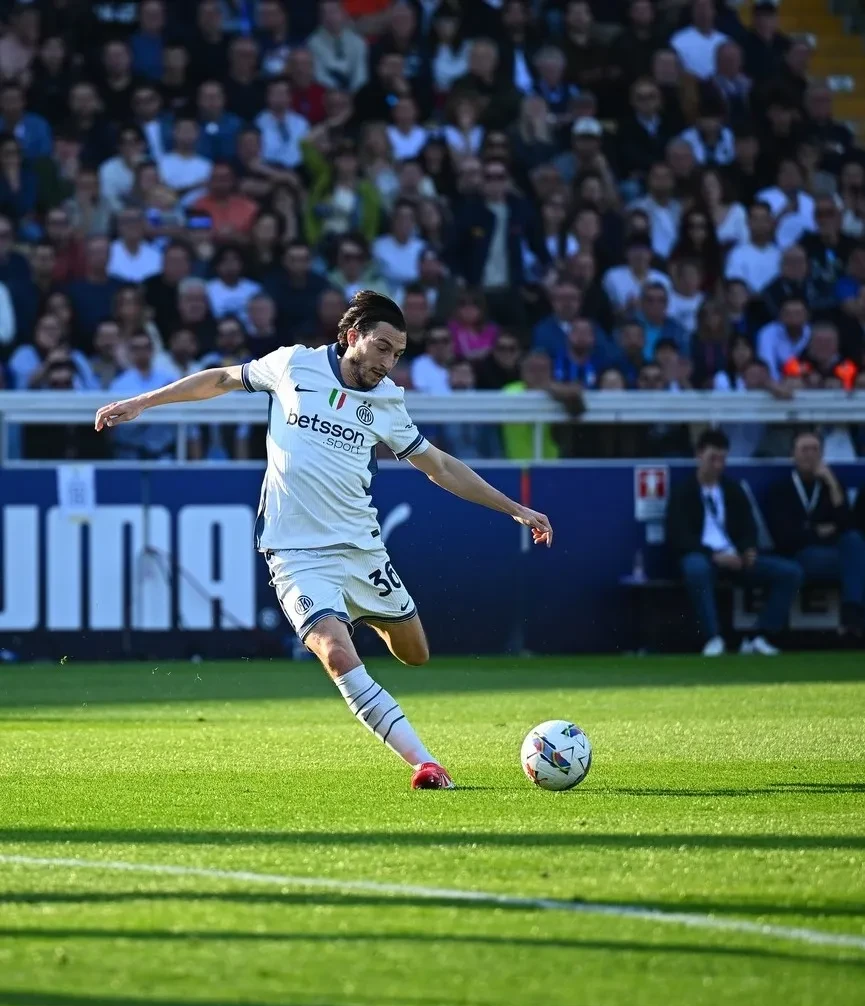 国际米兰客场2-0击败帕尔玛,领先扩大 国际米兰客场2-0击败帕尔玛,领先扩大