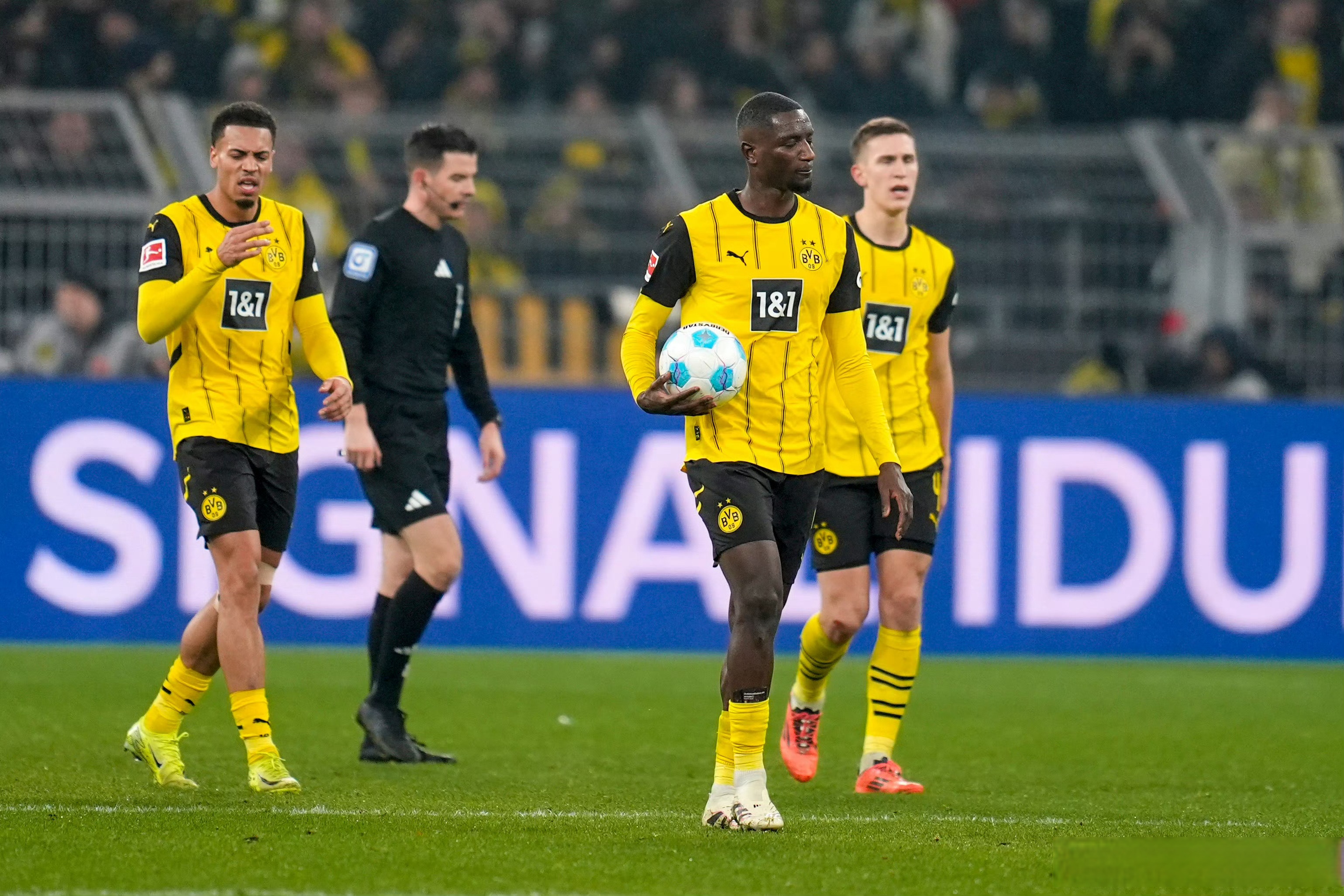 包含多特蒙德连胜收官，冲击联赛冠军的词条