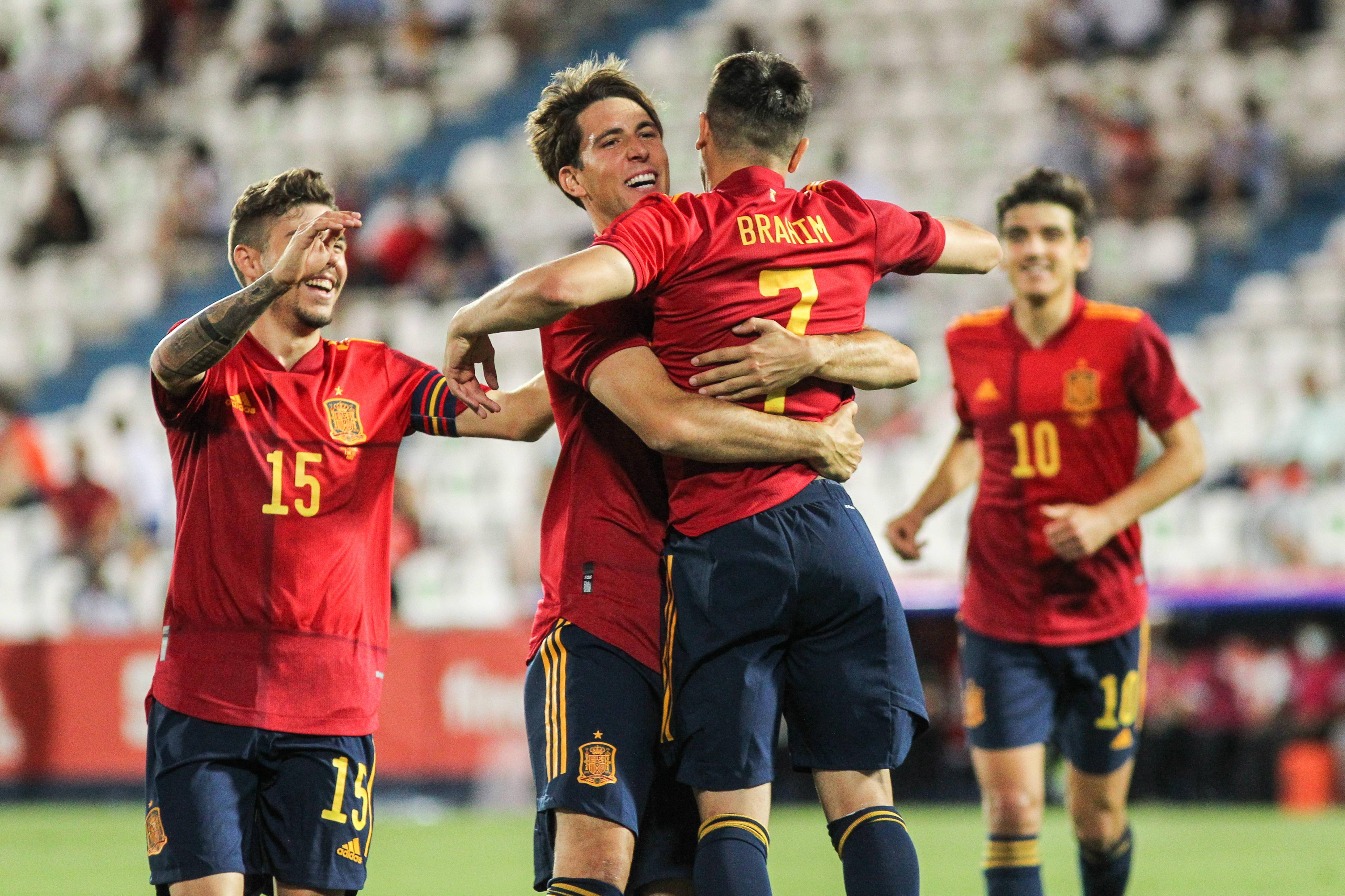 全球球队在争夺胜利中展现风采 全球球队在争夺胜利中展现风采