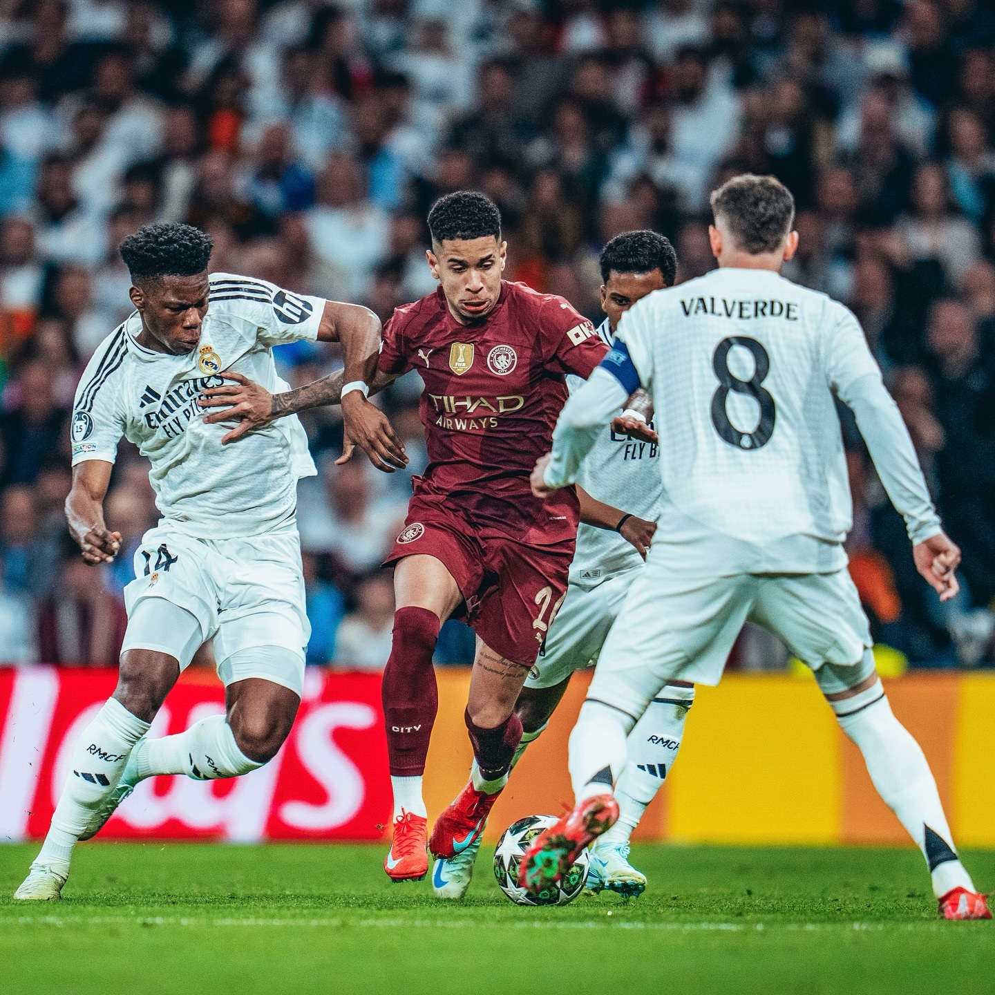 关于曼城获胜晋级，前进更远的征程的信息