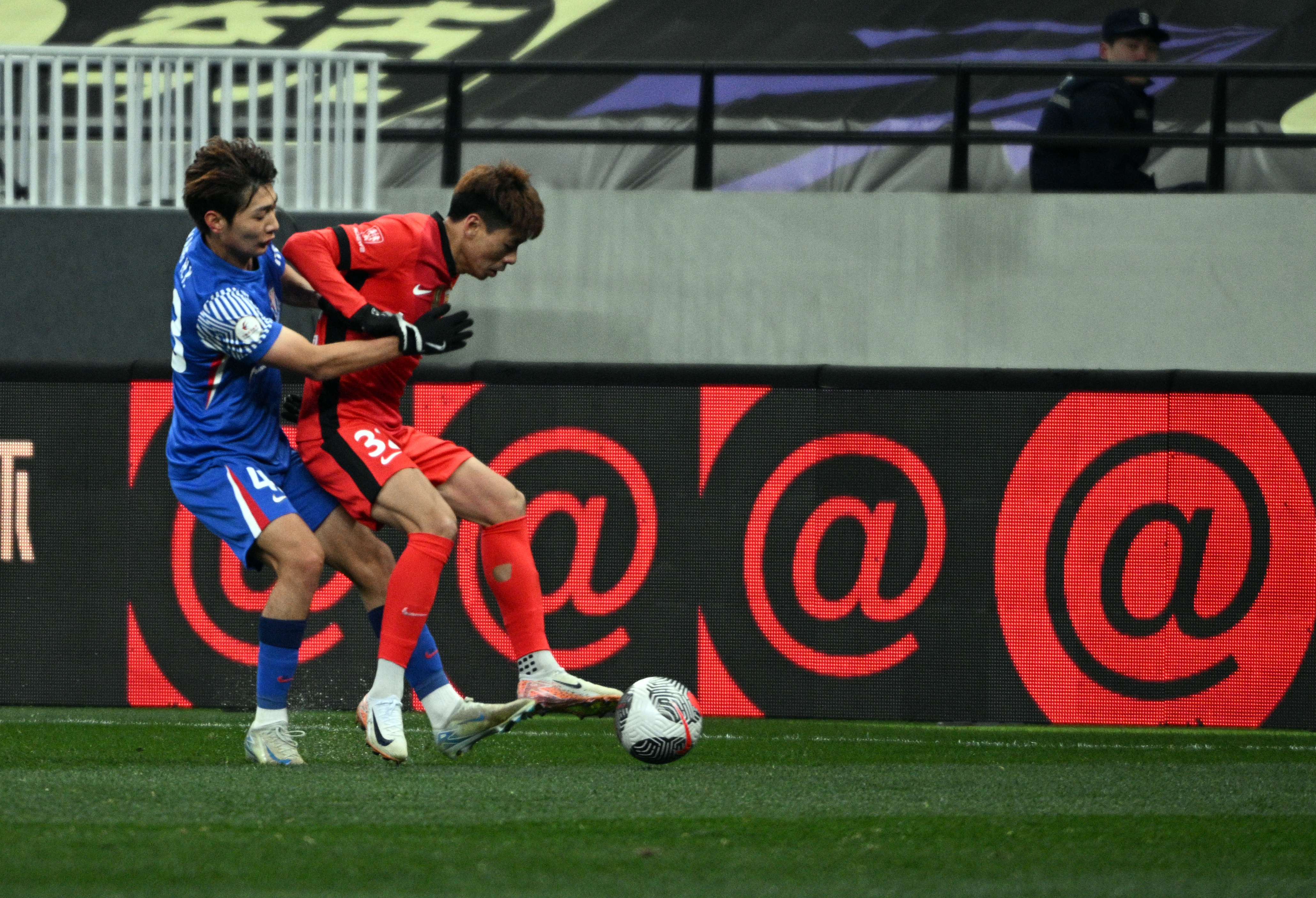 关于亚冠联赛:上海上港逆转胜埃因霍温,晋级半决赛的信息 关于亚冠联赛:上海上港逆转胜埃因霍温,晋级半决赛的信息