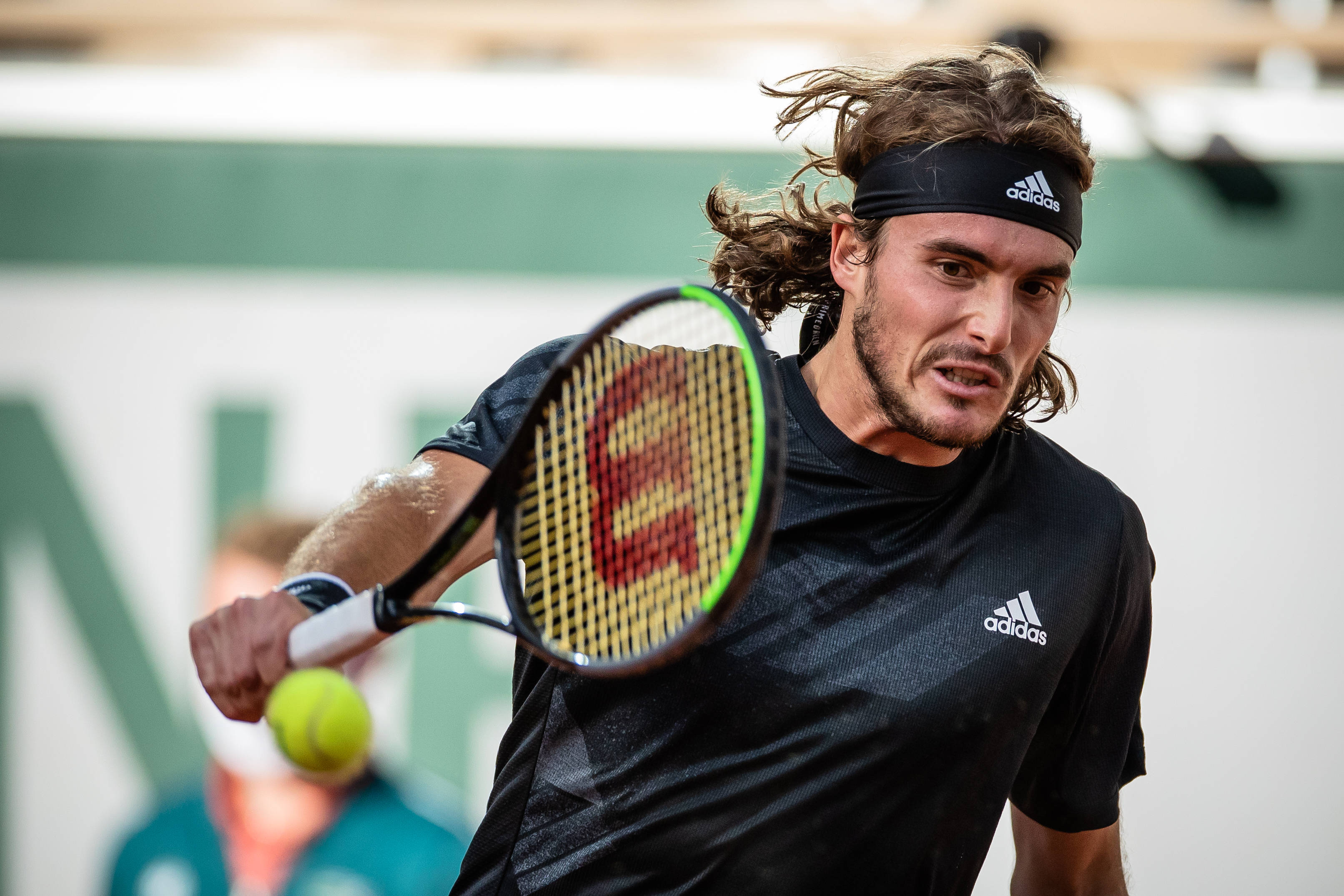 意大利网球队横扫世界网球队，西西帕斯高光表现