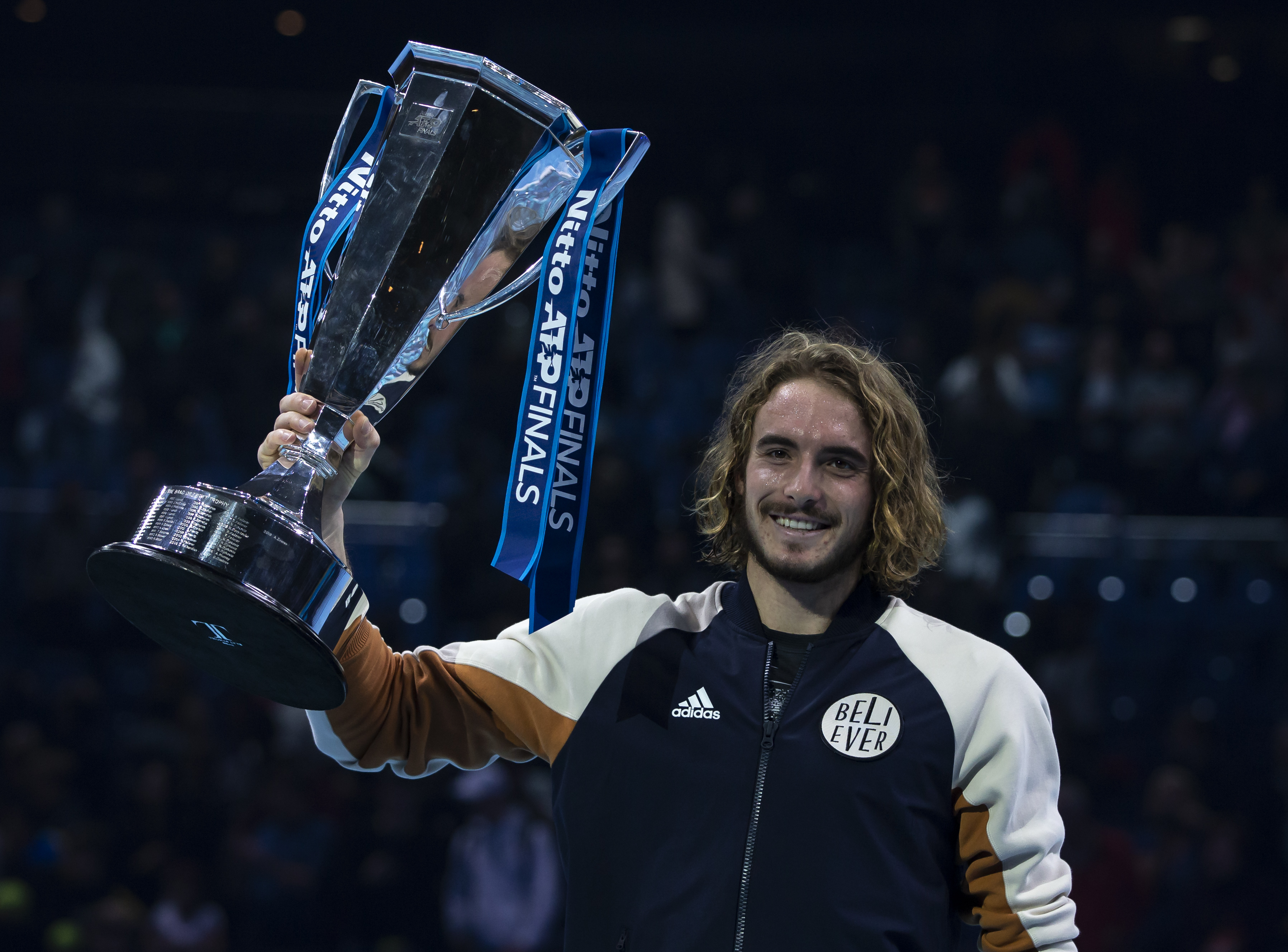 意大利网球队横扫世界网球队，西西帕斯高光表现