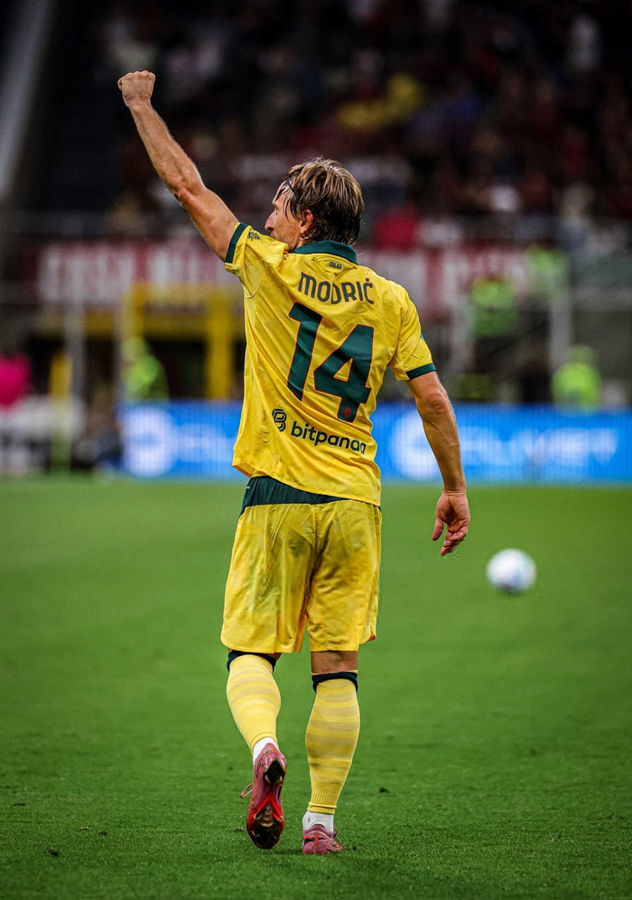 曼联轻取智利，莫德里奇扛起全队