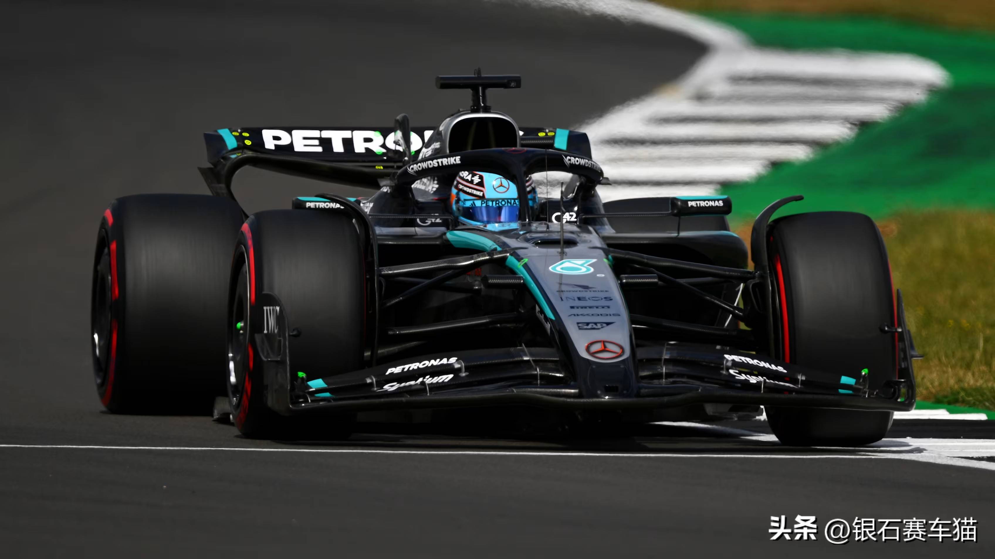 雷诺车队险胜阿斯顿马丁，汉密尔顿状态火热的简单介绍