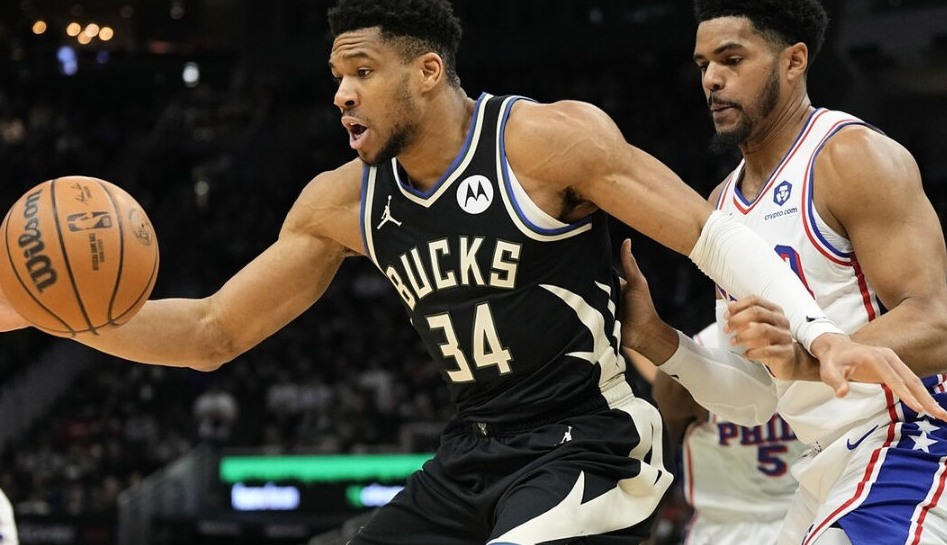 开云体育直播-雄鹿绝杀勇士，恩比德点燃赛场