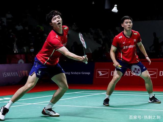 中国队横扫印尼队，黄鸭组合点燃赛场